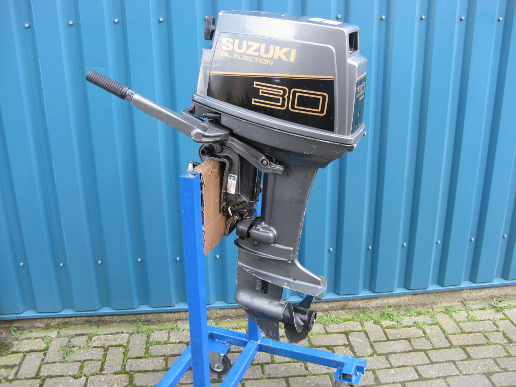 SUZUKI DT 30 C kortstaart buitenboordmotor / outboard engine VERKOCHT / SOLD